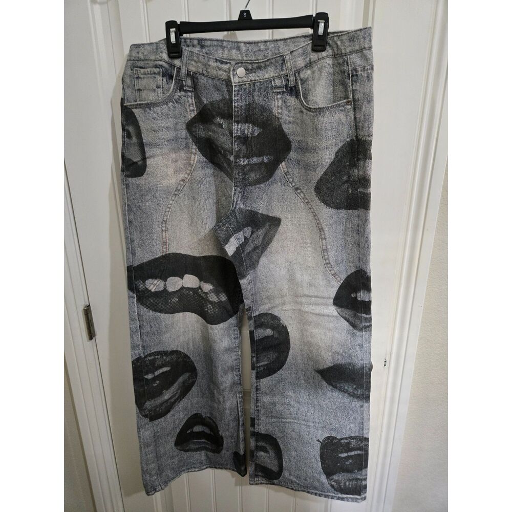 ROMWE Men's XL Gray Black Lips Print Wide Leg Jeans 100% Cotton Streetwear